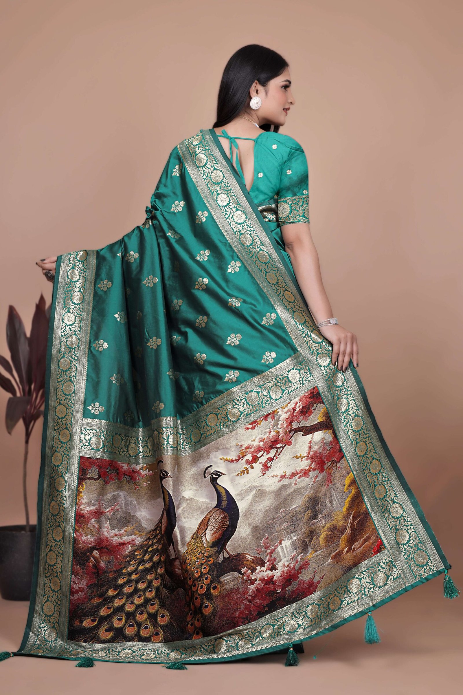 Emerald Green Banarasi Silk Saree with Golden Zari & Peacock Pallu | Wedding, Festive & Traditional Wear - Image 5